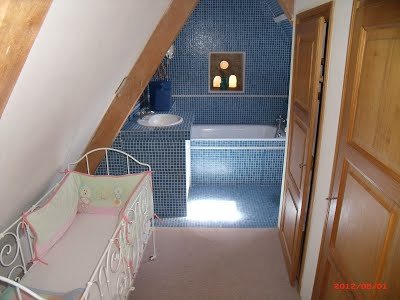 Salle de Bains et dressing de la première chambre, OFFICE DE TOURISME DU CANTON D'ESPALION