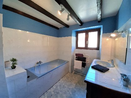  Salle de bain Gîte La Grange , OFFICE DE TOURISME de CONQUES-MARCILLAC