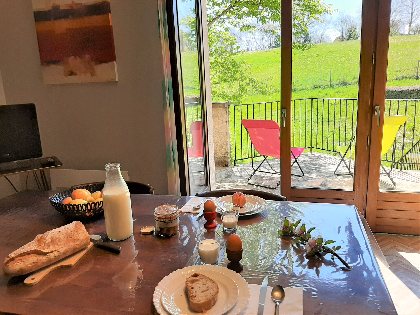 Coin repas Gîte La Grange , OFFICE DE TOURISME de CONQUES-MARCILLAC