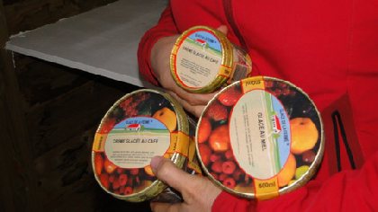 Des glaces de la ferme, au lait de brebis, OFFICE DE TOURISME DE SALLES CURAN - PARELOUP