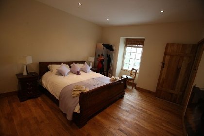 Les Glycines, OFFICE DE TOURISME DU CANTON DE MUR DE BARREZ