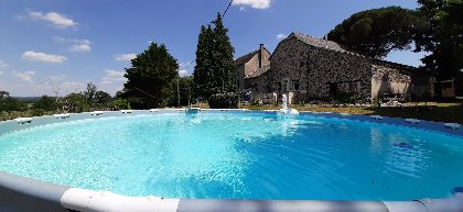 Piscine , Gîte Sous les deux arbres