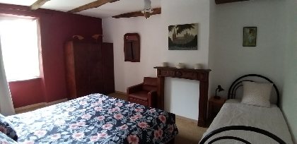 Chambre triple à l'étage (180 x 200 + 90 x 190), Gîte Sous les deux arbres