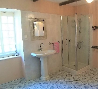 Salle d'eau à l'étage, Gîte Sous les deux arbres