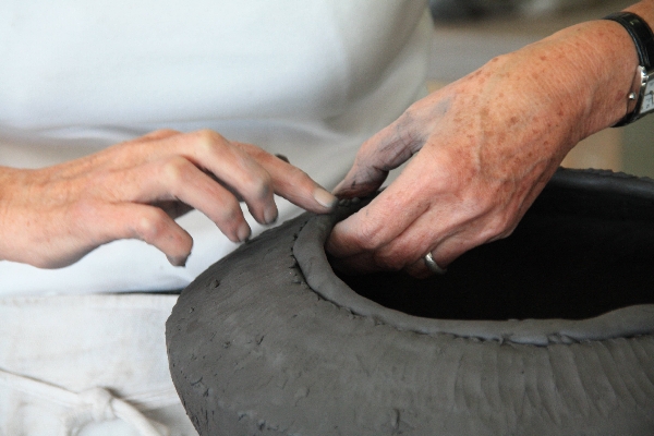 Stage de poterie master class :le raku nu, de la fabrication à la cuisson avec Alistair Danhieux