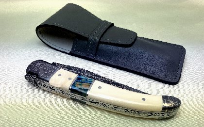 Le Joaillier du Couteau Estaing - Création couteau CL02 damas- molaire et ivoire de mammouth - argent massif - ciselé au burin tête de chouette, Christophe LACAZE - Le Joaillier du Couteau Estaing