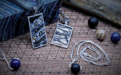 Le Joaillier du Couteau Estaing - Création pendentif homme et femme argent massif molaire de mammouth - onyx noir - Lapis-lazuli, Christophe LACAZE - Le Joaillier du Couteau Estaing