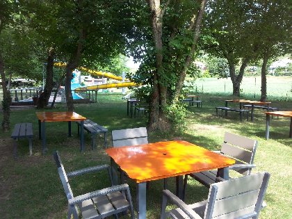 Terrasse ombragée, Acroparc du Mas