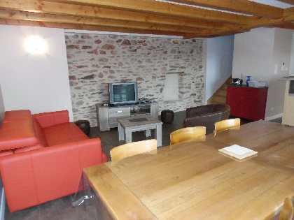 La pièce à vivre avec canapé lit 2 places en 140, 