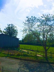Roger et Annie Carrière - Petite Maison, OFFICE DE TOURISME DE PARELOUP LEVEZOU