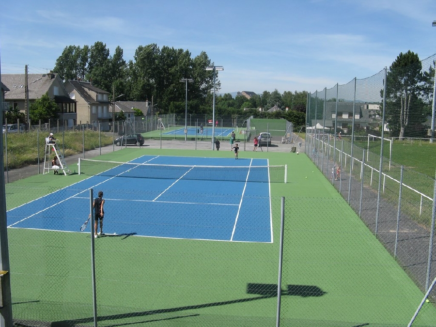 Courts de tennis de Ste Geneviève sur Argence