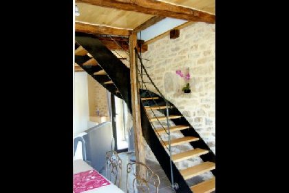 escalier qui va aux chambres, OFFICE DE TOURISME DE VILLENEUVE D'AVEYRON