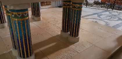 Basilique Notre Dame de Ceignac - pieds de l'autel, OT Pays Ségali ISSALIS Edith