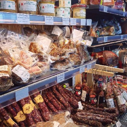 Le Marché de Léonie, Aire Millau-Larzac