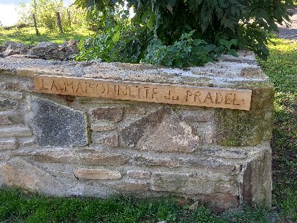 Entrée du gite, OFFICE DE TOURISME DE PARELOUP LEVEZOU