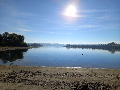 Vue sur le lac en automne, OFFICE DE TOURISME DE PARELOUP LEVEZOU