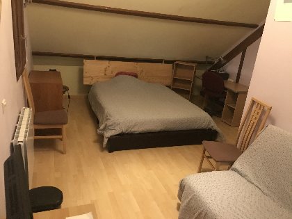 Chambre 1 avec Lit en 160 , bureau et TV , MOUYSSET Bruno