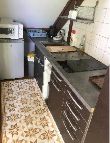 Kitchinette , avec ingrédients de base ( huile, vinaigre, sel, poivre, et parfois riz , pates ... ) , MOUYSSET Bruno