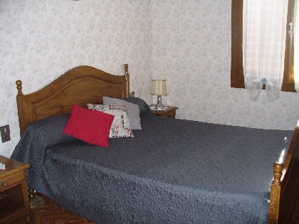 Location Mme Guitard à Comps - chambre grand lit, Mme Guitard à Comps
