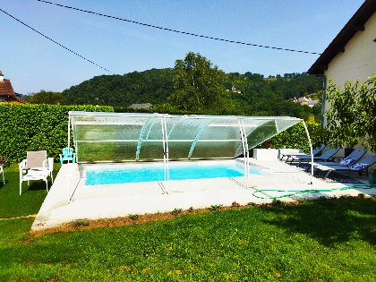 Piscine - solarium avec bains de soleil, Maison 
