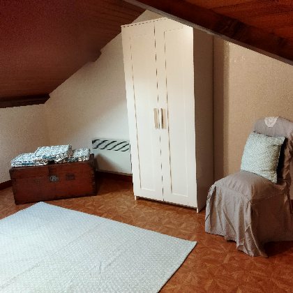 Mezzanine avec armoire (penderie et étagère) , Maison 