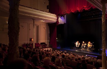 Concert dans la salle du théâtre Municipal, Ville de Villefranche de Rouergue
