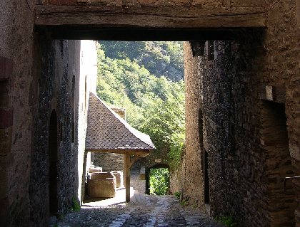 Conques - Visites thématiques - Architecture civile et militaire, Office de Tourisme de Conques