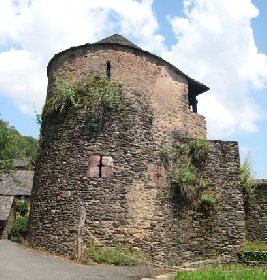Conques - Visite thématique - Les fortifications du village médiéval, Office de Tourisme de Conques