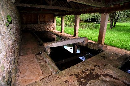 Le lavoir de Brignolles, Hugues Vial