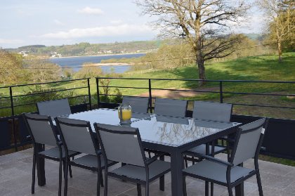 Gîte au bord du lac de Pareloup, 