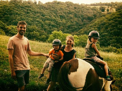 En famille à la Ferme des Esprits Sauvages, 