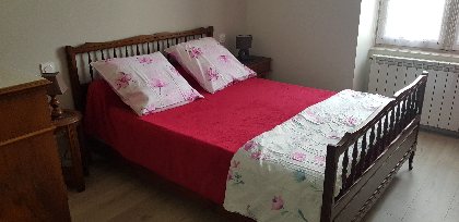 Gîte de la Pierre Plantée - chambre RdC, OT Pays Ségali ISSALIS Edith