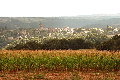 Oreilles en balades- circuit voiture - Vue sur Sauveterre , H.Vial