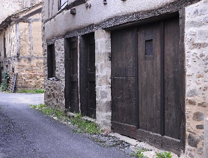 Oreilles en balade- circuit voiture- La maison de l'artisan Sauveterre de Rouergue, H.VIal