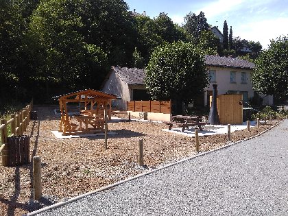 Aire de pique-nique au village, OFFICE DE TOURISME DU REQUISTANAIS