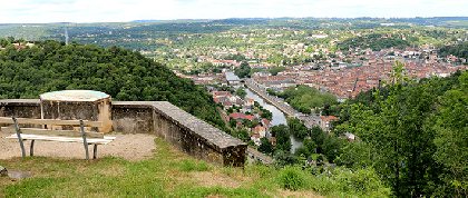 Point de vue et table d'orientation à Villefranche-de-Rouergue, OT Villefranche-Najac
