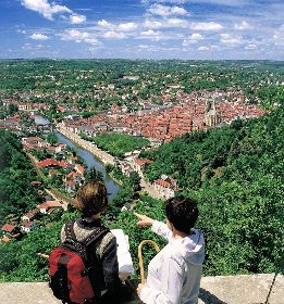 Point de vue et table d'orientation à Villefranche-de-Rouergue, OT Villefranche-Najac