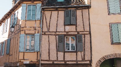 Façade Naucelle, OFFICE DE TOURISME PAYS SEGALI - hoop des bois
