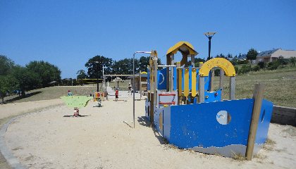 Aire de pique-nique (Vernhes II), OFFICE DE TOURISME DE PARELOUP LEVEZOU