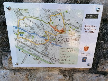 Aire de pique-nique à Bertholène, Office de Tourisme des Causses à l'Aubrac