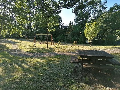 Aire de pique-nique à Bertholène, Office de Tourisme des Causses à l'Aubrac