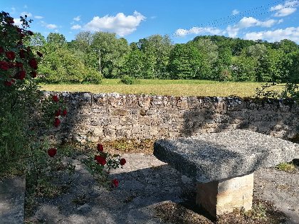 Aire de pique-nique à Cruéjouls, Office de Tourisme des Causses à l'Aubrac