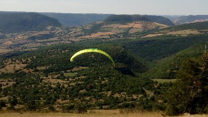 Aire de pique-nique à la Novis , Office de Tourisme des Causses à l'Aubrac