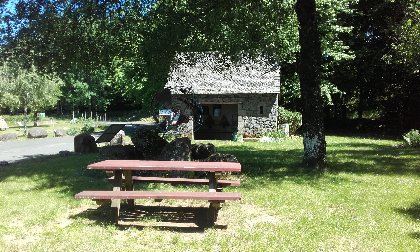 Aire de pique-nique au bassin de La Fage, OFFICE DE TOURISME DU CANTON DE MUR DE BARREZ
