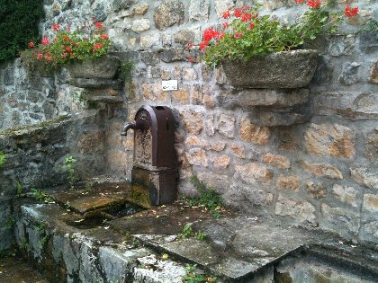 Jolie Fontaine dans Compeyre Chez Marie, Chez Marie - AYGG67