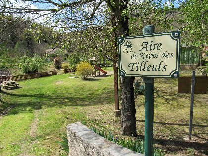 Aire de pique-nique des Tilleuls, Office de Tourisme Rougier d'Aveyron Sud