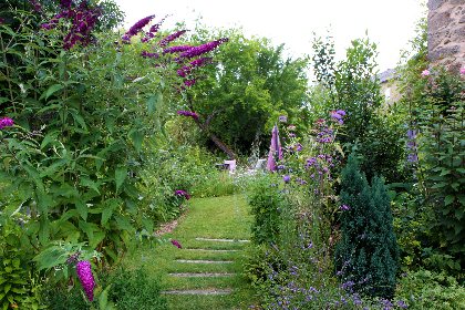Entrée des jardins, Le Presbytere