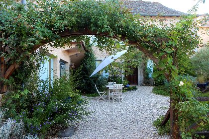 La cour méditerranéenne, Le Presbytere