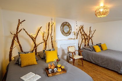 Les Grillons du chapeau, Entre terre et ciel