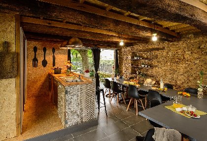 Les Grillons du chapeau, Entre terre et ciel